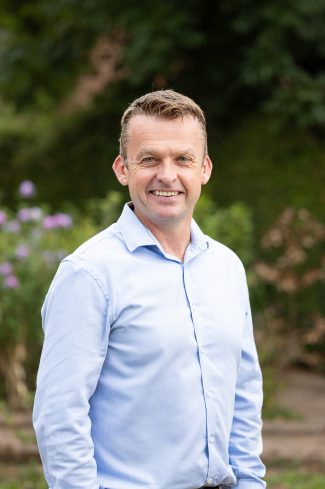 Simon Ruddlesden Director